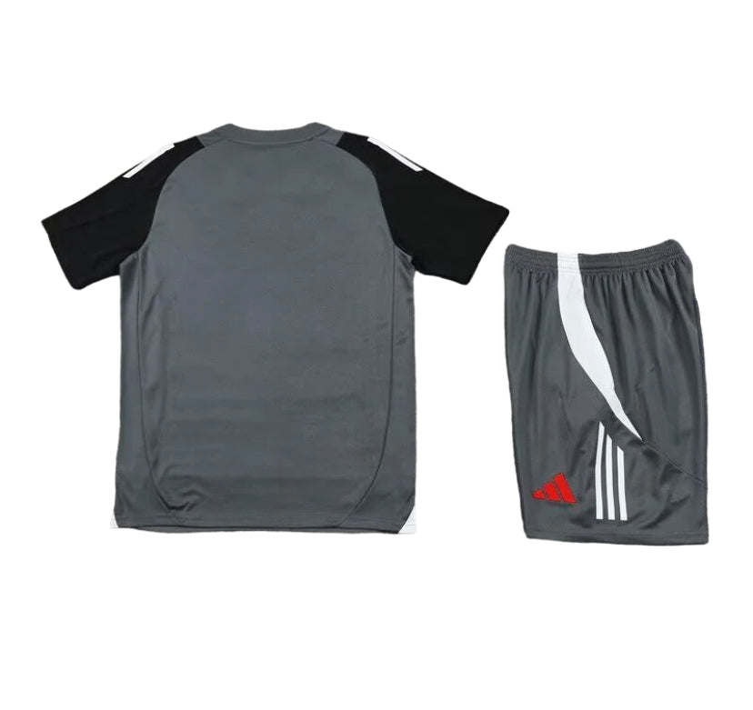 Manchester United Training Kit 24/25