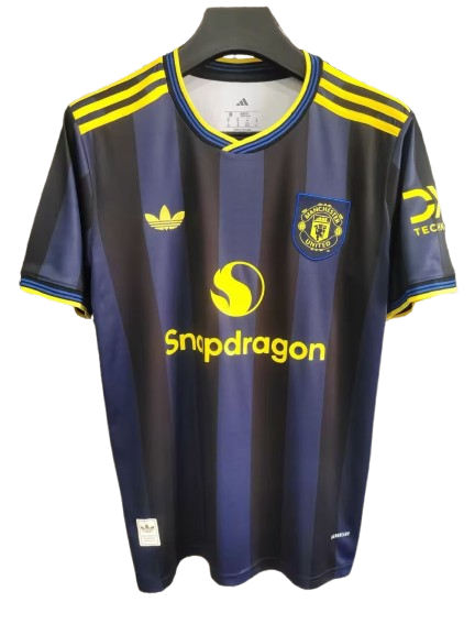 Manchester United third 25/26
