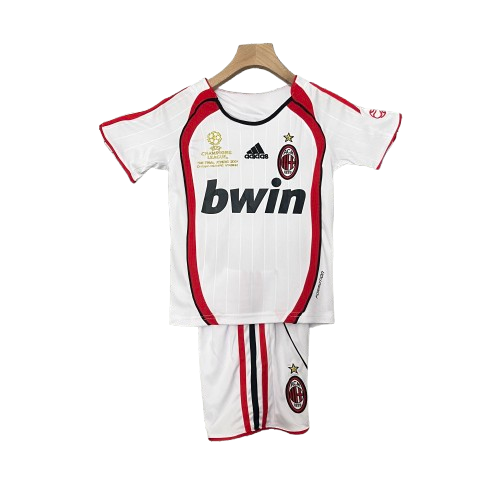 Milan - Kit Bambino 06/07